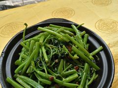 -东方之猪四更烤乳猪(金垦总店)