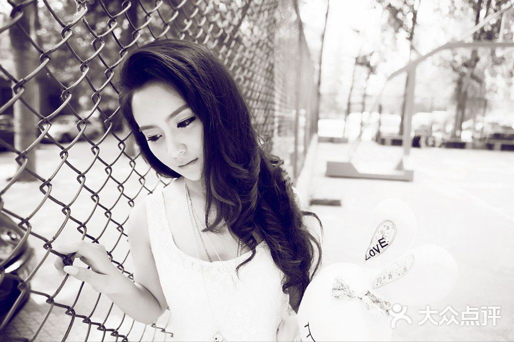 世纪良缘婚纱摄影(私人定制)衣裙漫飞图片-北京影楼-大众点评网