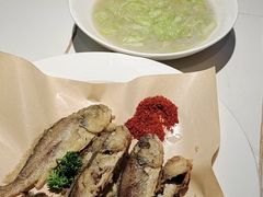 -阿瓦山寨·湘菜现炒·剁椒鱼头王(咸阳总店)