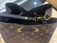 -小飞侠奢侈品回收 寄卖 养护(宝山宝龙广场店)