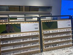 -LOOK眼镜·蔡司依视路配镜(宝山万达店)