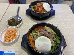 牛肉石锅拌饭-拌来拌去石鍋拌飯(文鼎店)