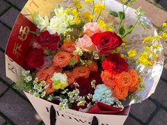 -何兮花店·气球派对鲜花店(马桥银春路万科城店)