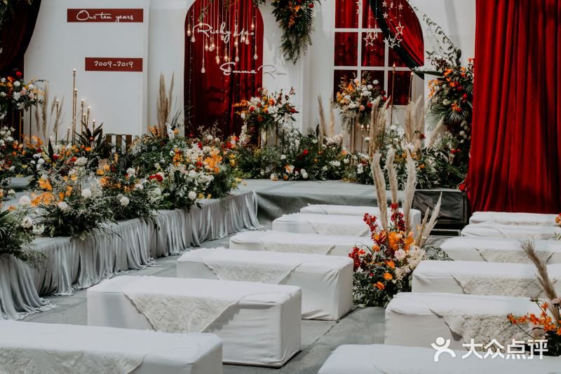 红色西式仪式婚礼