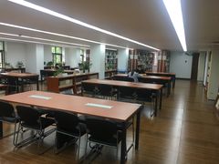 -上海市静安区图书馆(新闸路馆)