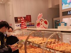面包甜点陈列柜-好利来(北美N1店)