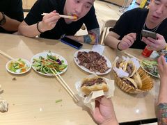 -闫家驴肉老店(华电一校店)