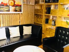 -新华里咖啡书吧(新华书店小寨店)