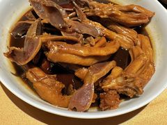 鼎鼎香自制卤水鸭掌-鼎鼎香·港式火锅(北京SKP店)