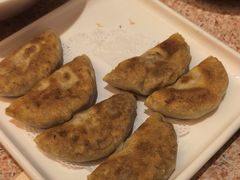 酸菜猪肉馅饼-红樱桃·欢乐餐厅(太原里店)