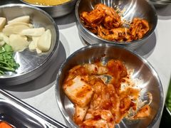 -山野的朋友露营炭火烤肉