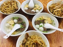 -松树干拌面店