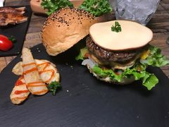 芝士汉堡-HIGH FIVE哈福手工汉堡(桂林路店)