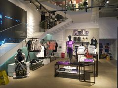 -阿迪达斯(武林银泰三叶草店)