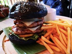 猪肉汉堡-Naughty Nuri’s Phuket