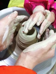 -泥娃娃DIY陶吧(易生活购物公园店)