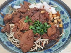 -牛师傅牛肉面(尚隆路店)