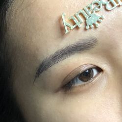 -一个差评成就的纹眉店