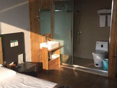 -沃德阿拉丁酒店(威海海滨南路韩乐坊店)