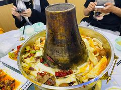 -撒拉人家.酸菜牦牛肉火锅