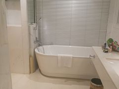 -苏州金鸡湖中茵皇冠假日酒店
