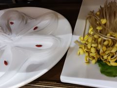 -山城鼎重庆老火锅(西安钟楼店)