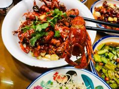 -老街烧烤大排档·地道湖北菜·龙虾馆(汉口火车站店)