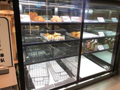面包甜点陈列柜-喜茶(深圳丰盛町店)