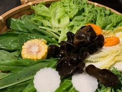 -尚尚仙·酸汤猪手·猪肚鸡火锅(华联万柳购物中心店)