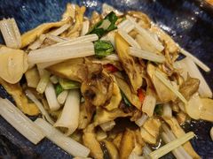 -半山腰·云南菜(侨福芳草地店)
