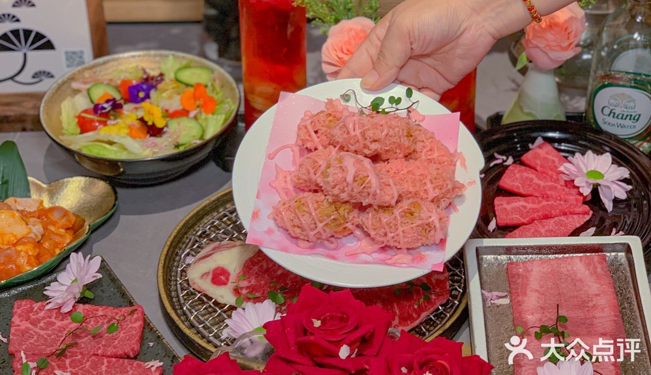 来武汉只办一件事:吃樱花烤肉.... 