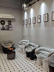 -老男孩男士理容馆·理发·烫染·修面