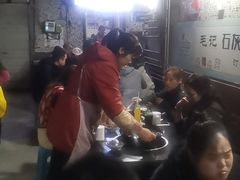 大堂-石灰市毛记烧鸡公(解放碑店)