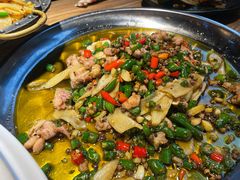 烧椒兔-嘎嘎鸭脑壳江湖菜(五里店)