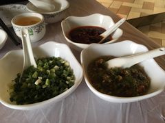-鲁朗纳麦石锅鸡庄园