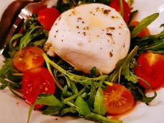 奶油马苏里拉奶酪芝麻菜色拉-La Tavernetta(Bar à Vin)(乌鲁木齐路店)