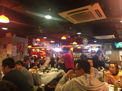 大堂-鲜入围煮花胶鸡海鲜火锅