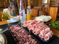 -果松木炭酸菜铜火锅·外婆参鸡汤