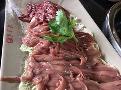 -茅草房·河畔园林火锅