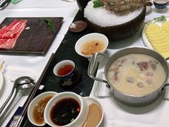 -红鼎豆捞·非遗鲍皇汤火锅(宝丰路店)