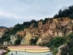 -彩色沙林风景区