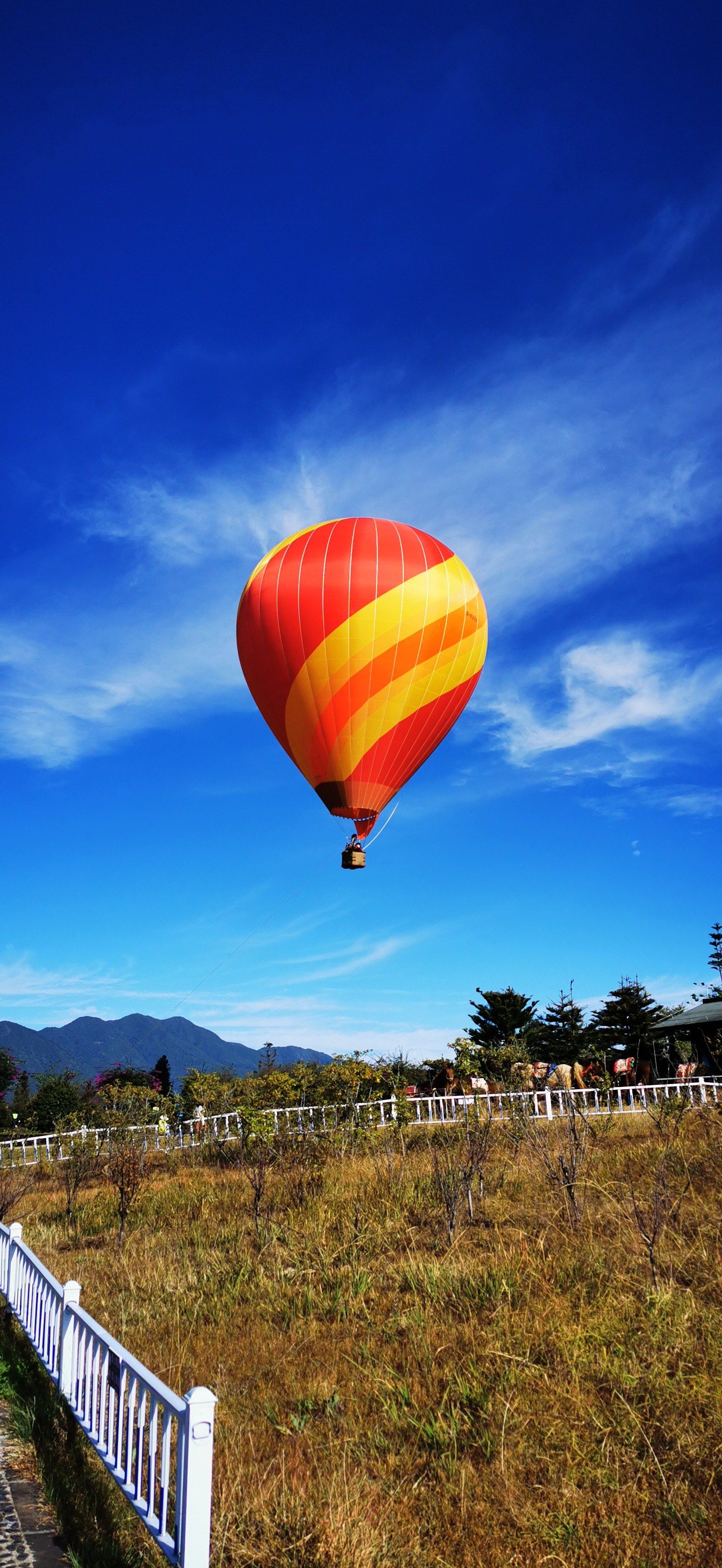 第一次坐热气球,感觉很奇妙,高空俯瞰火山