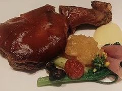 脆皮烤乳猪-蝶舍·MAISON PAPILLON