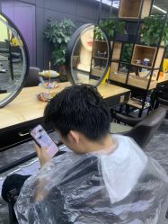 -藤野造型•烫染专业店
