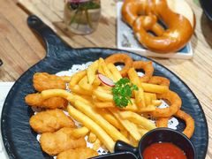 小食拼盘-威克特披萨汉堡