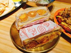 咸蛋黄芋泥吐司-okie dokie鱼酱泼奇(金鱼巷店)