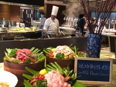 -JW万豪厨房餐厅·滨海草坪烧烤·海鲜·海景(三亚绿发山海天JW万豪酒店)