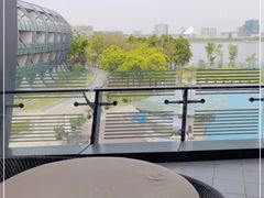 -上海滴水湖皇冠假日酒店