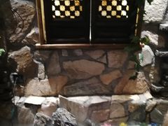 -老牌坊云南鱼豆花火锅(爱建店)