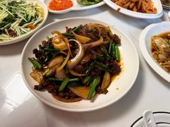 蒜苗炒牛肉-健跳小海鲜(人民路店)